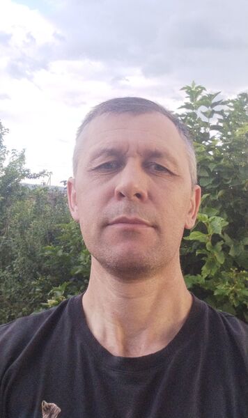  ,   Viktor, 48 ,   ,   
