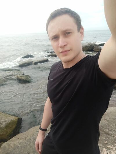  ,   Maxim, 32 ,   ,   , c , 