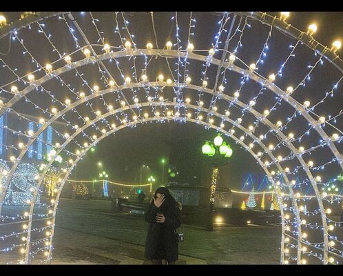  ,   Elena, 23 ,   