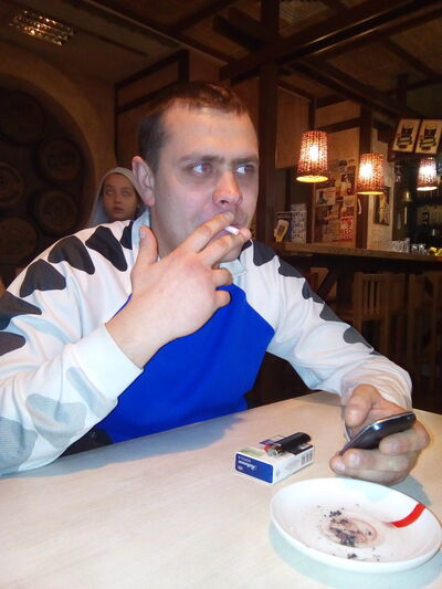  ,   Alex, 37 ,   