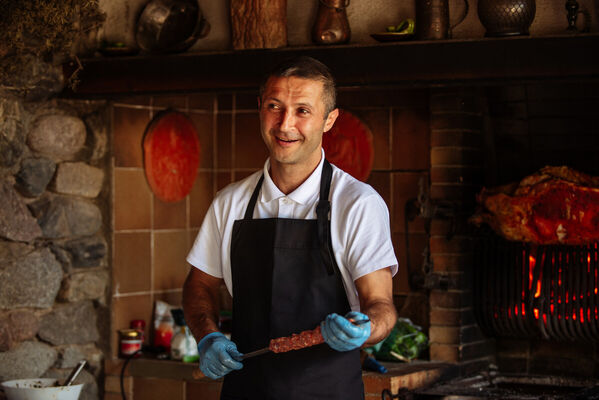  Barcelona,   Gugo, 42 ,   ,   , c 