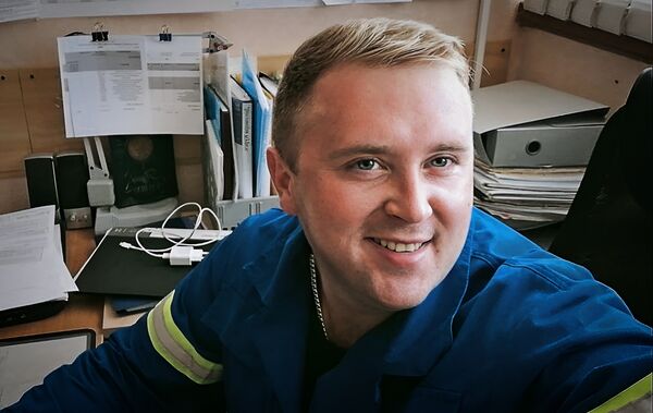  ,   Konstantin, 32 ,   ,   , c 