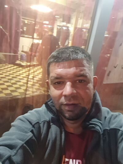  ,   Hugo, 40 ,     , c , 