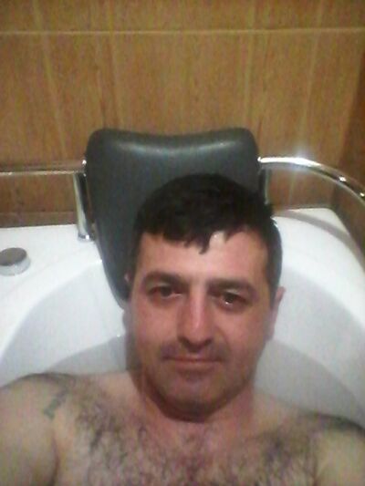  ,   Sani, 40 ,   , 