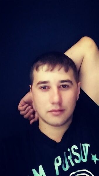  ,   Alex, 32 ,   
