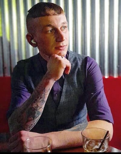  ,   Anton, 29 ,     , c 