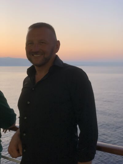  ,   Leszek, 44 ,   ,   