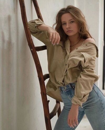  ,   Anastasia, 22 ,   