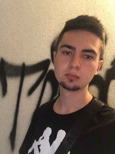  -,   Alexander, 24 ,   ,   , c 