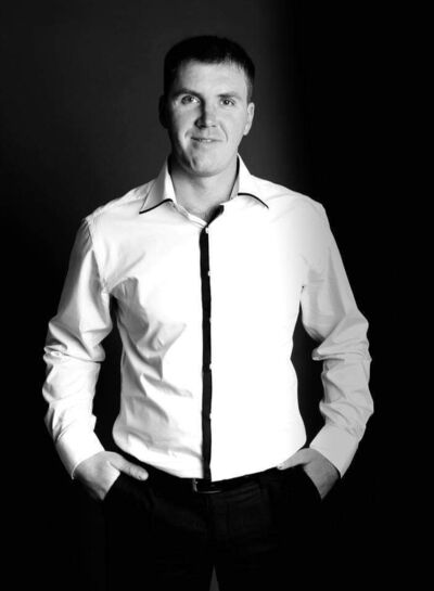  ,   Max, 42 ,   ,   