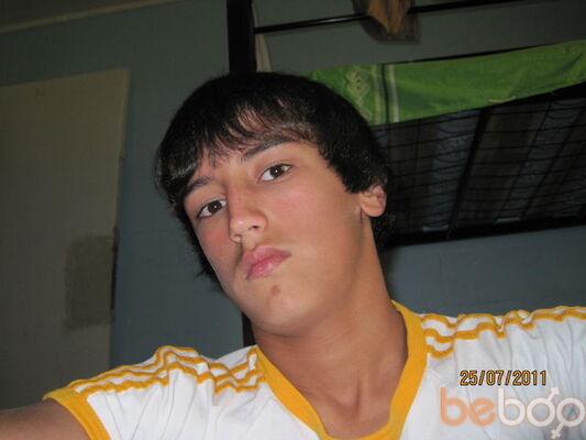  ,   Alex, 32 ,  