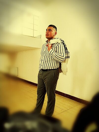  ,   Leon, 30 ,   ,   