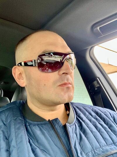  ,   Artem, 33 ,   ,   , c , 