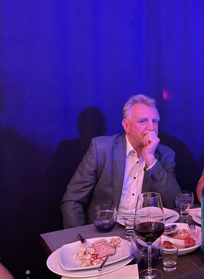  Krefeld,   , 59 ,   c 