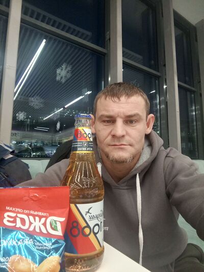  ,   Artem, 36 ,  