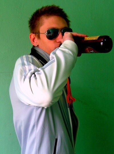  ,   Nik, 33 ,   