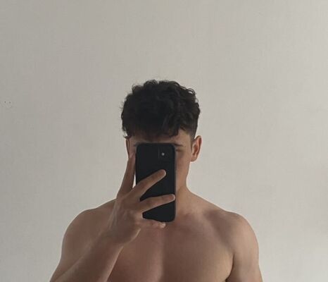  -,   Artem, 21 ,   ,   , c 
