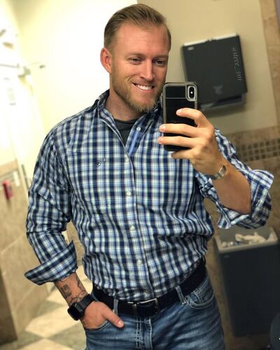  ,   Maverick, 43 ,   c 