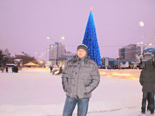  ,   Sergej, 44 ,   
