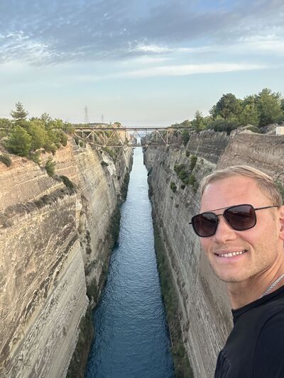  ,   Max Grechka, 31 ,   ,   , c , 