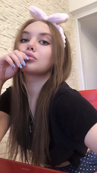  ,   Sasha, 21 ,   ,   