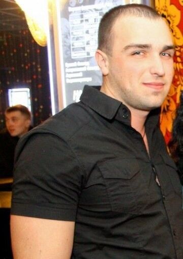  ,   Alex, 37 ,   
