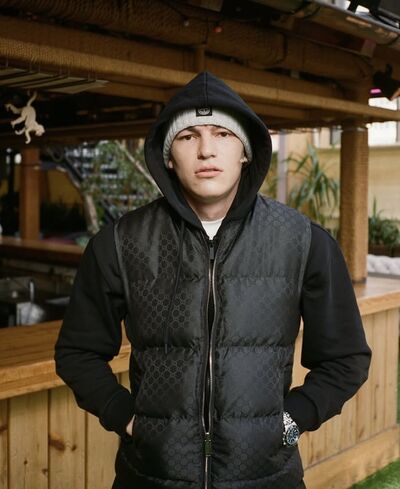 ,   Amir, 19 ,   ,   