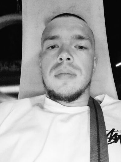  ,   Eduard, 31 ,  
