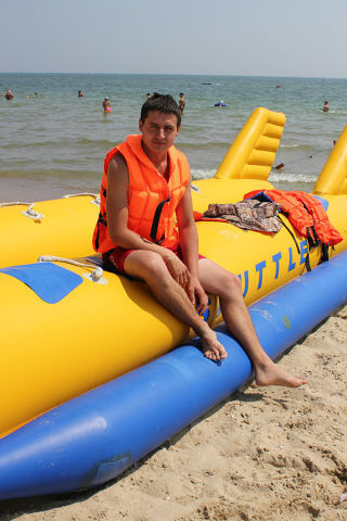  ,   Alexandru, 32 ,   