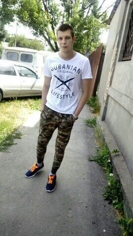  --,   Bender, 33 ,   