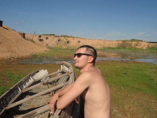  ,   Maxim, 37 ,   