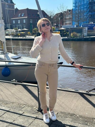  Emden,   Swetlana, 45 ,   ,   