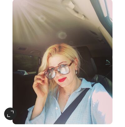  ,   Claire, 40 ,   c 