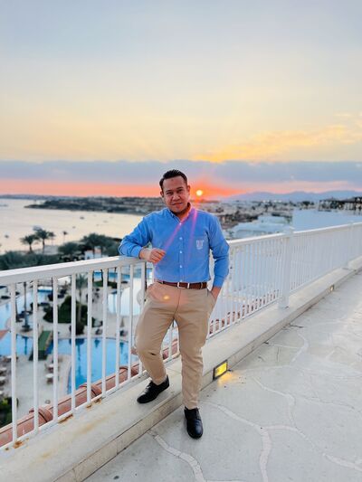  ,   Ali, 32 ,   ,   