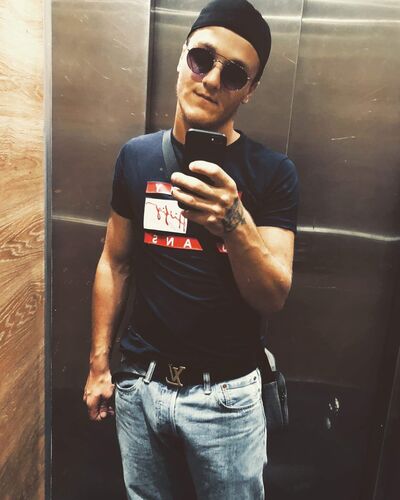  Azor,   , 28 ,   ,   