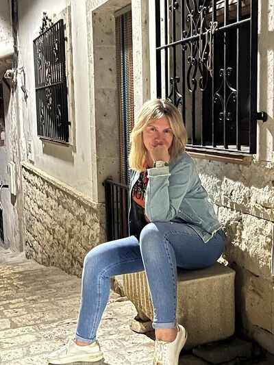  ,   Lora, 57 ,   c 