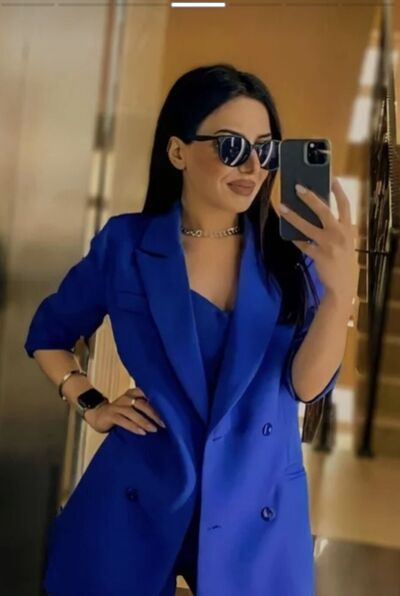  ,   Lili, 33 ,   ,   , c , 