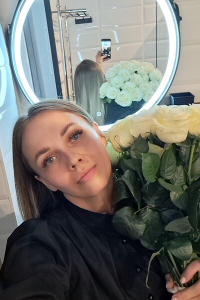  ,   Ekaterina, 32 ,  