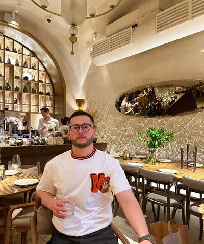  -,   Hugo, 28 ,   ,   