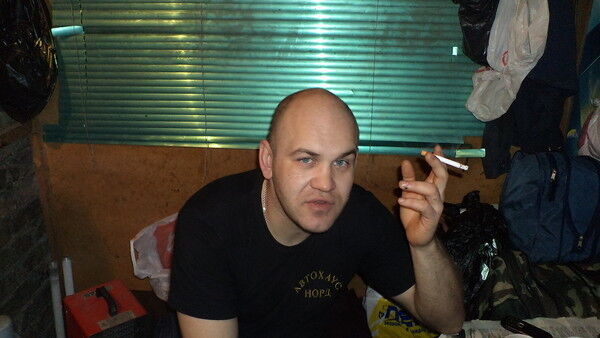  -,   Alex, 44 ,   