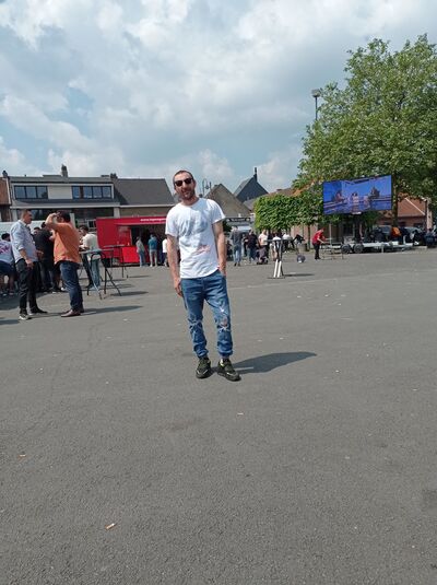  ,   Gogi, 35 ,     