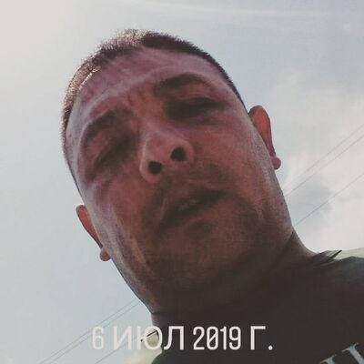  ,   Jon, 37 ,   