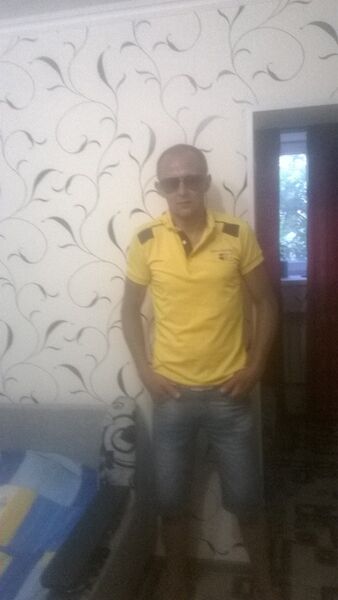  ,   Artem, 42 ,   