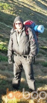  ,   Viktor, 36 ,   