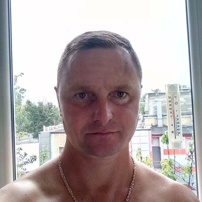 ,   Oleg, 44 ,   c 