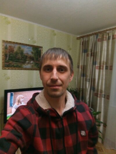  ,   Viktor, 37 ,   