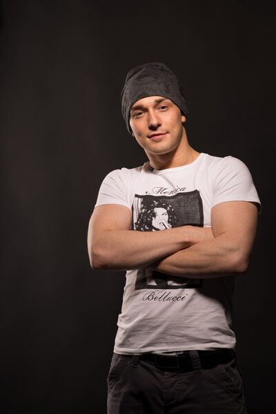  ,   Alex, 40 ,   ,   , c , 
