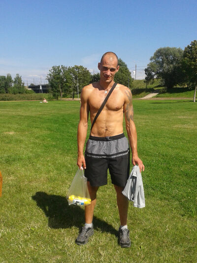  ,   Sergej, 38 ,   