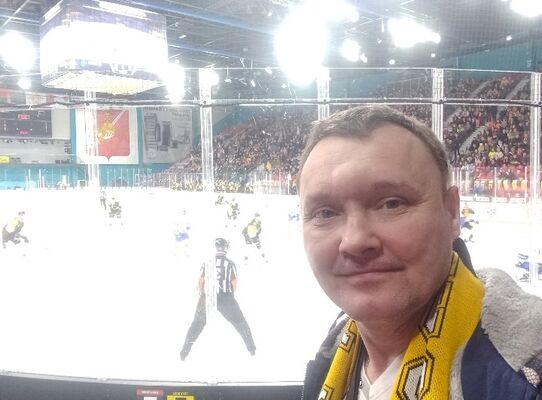  ,   Nik, 51 ,   ,   