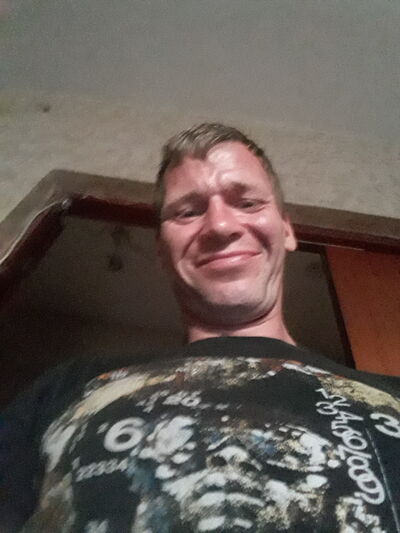  ,   Nikola, 42 ,   ,   
